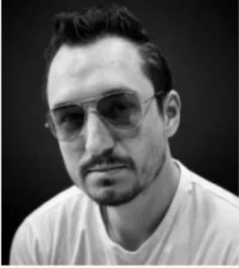 Portrait of a team member using the creative name Leo Moreau